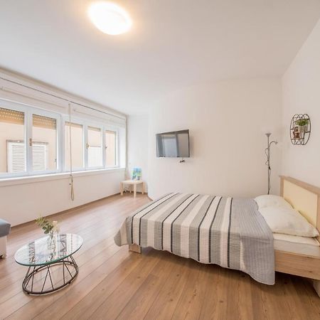 Aurora Apartment Zadar Buitenkant foto