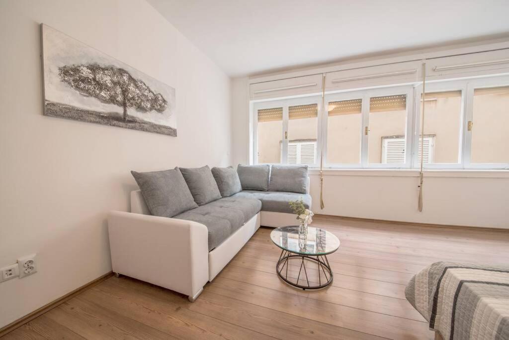 Aurora Apartment Zadar Buitenkant foto